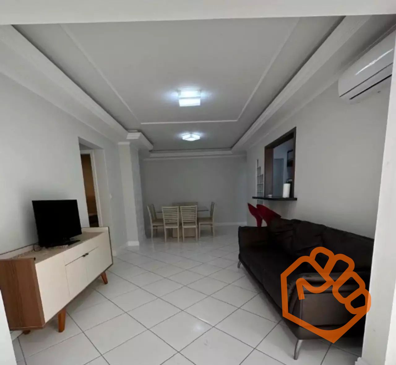 Apartamento com 2 dormitórios a venda no Ed. Tio Guiomar